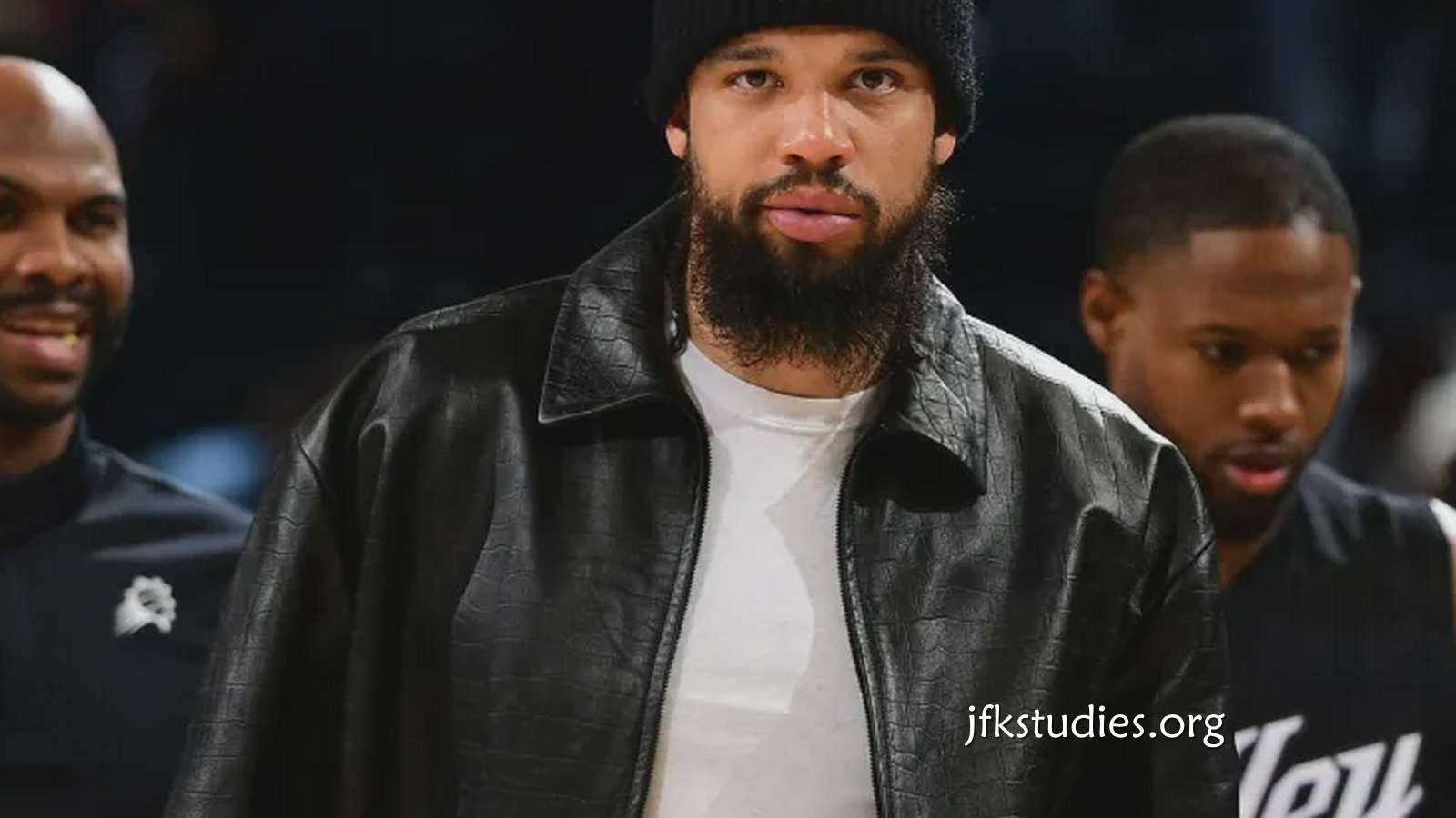 杏彩体育独家报道: 狄龙因被捕事件向太阳全队道歉！两大队友力挺｜我们会等他回来