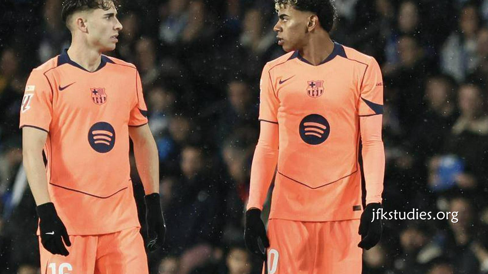 杏彩体育深度聚焦：西甲-拉什福德破门 巴萨3进球被吹1-2皇家社会1分领跑