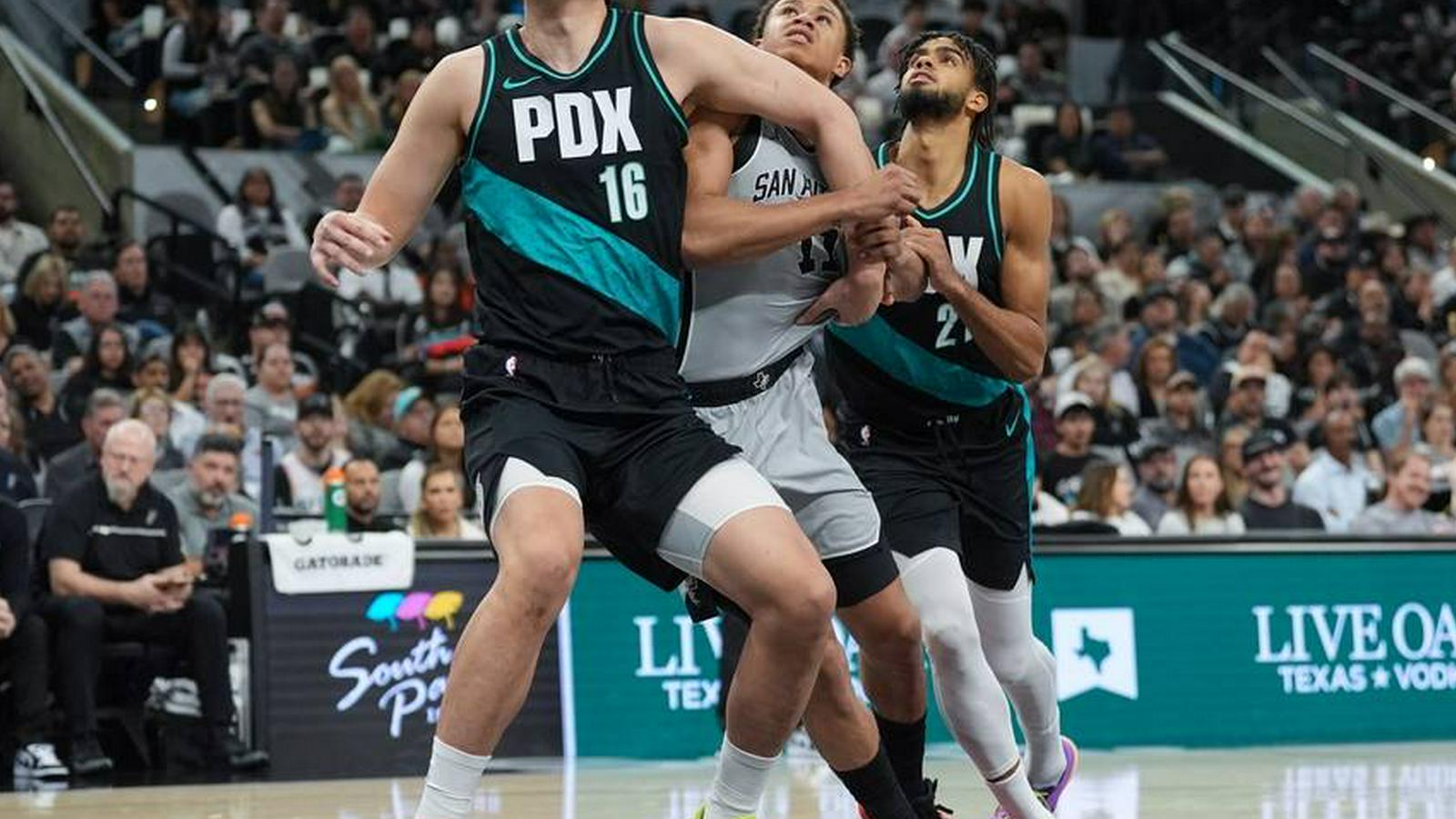 杏彩体育热点资讯 - 杨瀚森赛季防守最靠谱一战？但关键时刻他仍被弃用