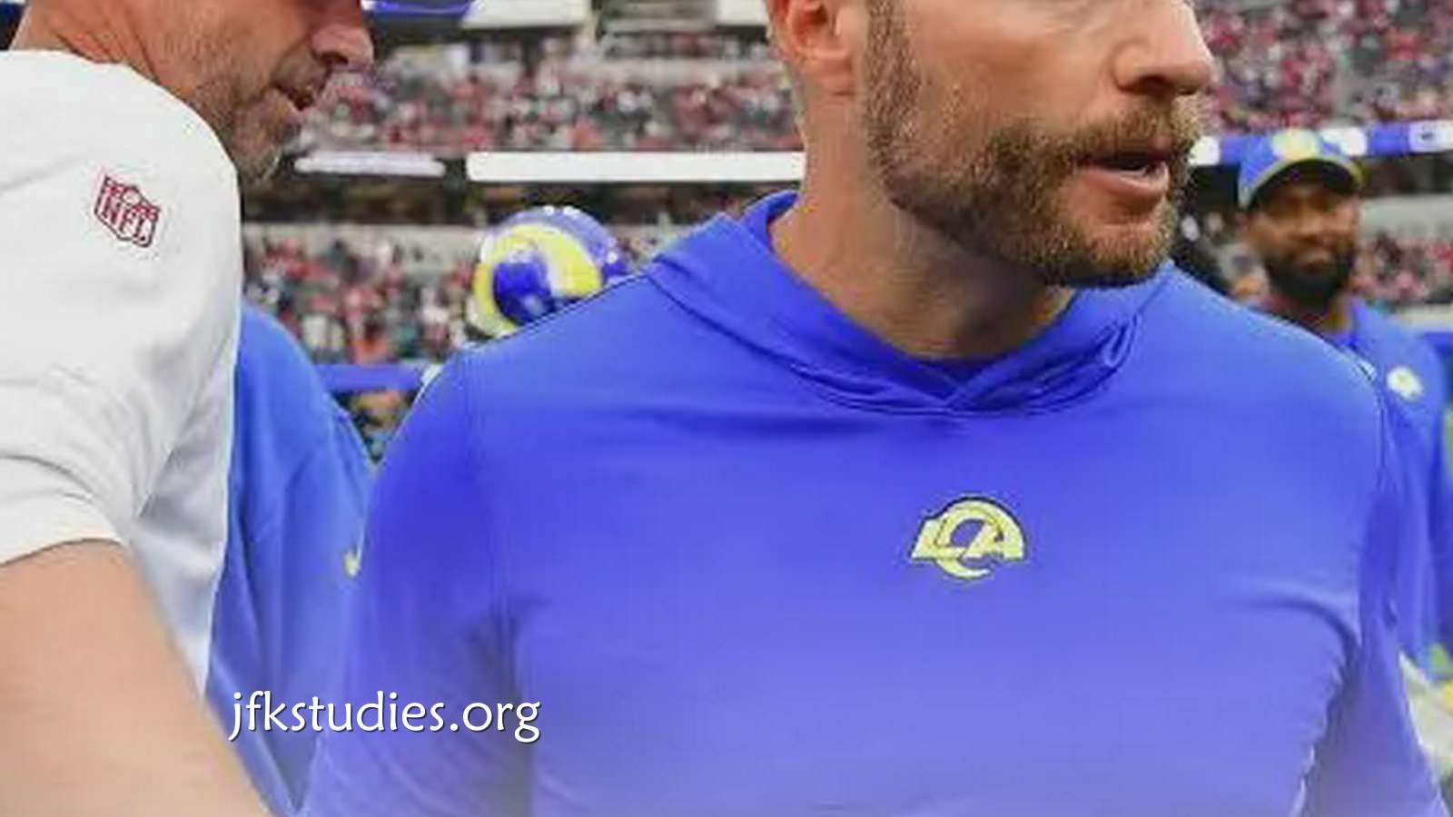 杏彩体育深度解析 - 【NFL动态】49人主帅谈赛程与四分卫阵容|幽默反击公羊 坚定留用琼斯